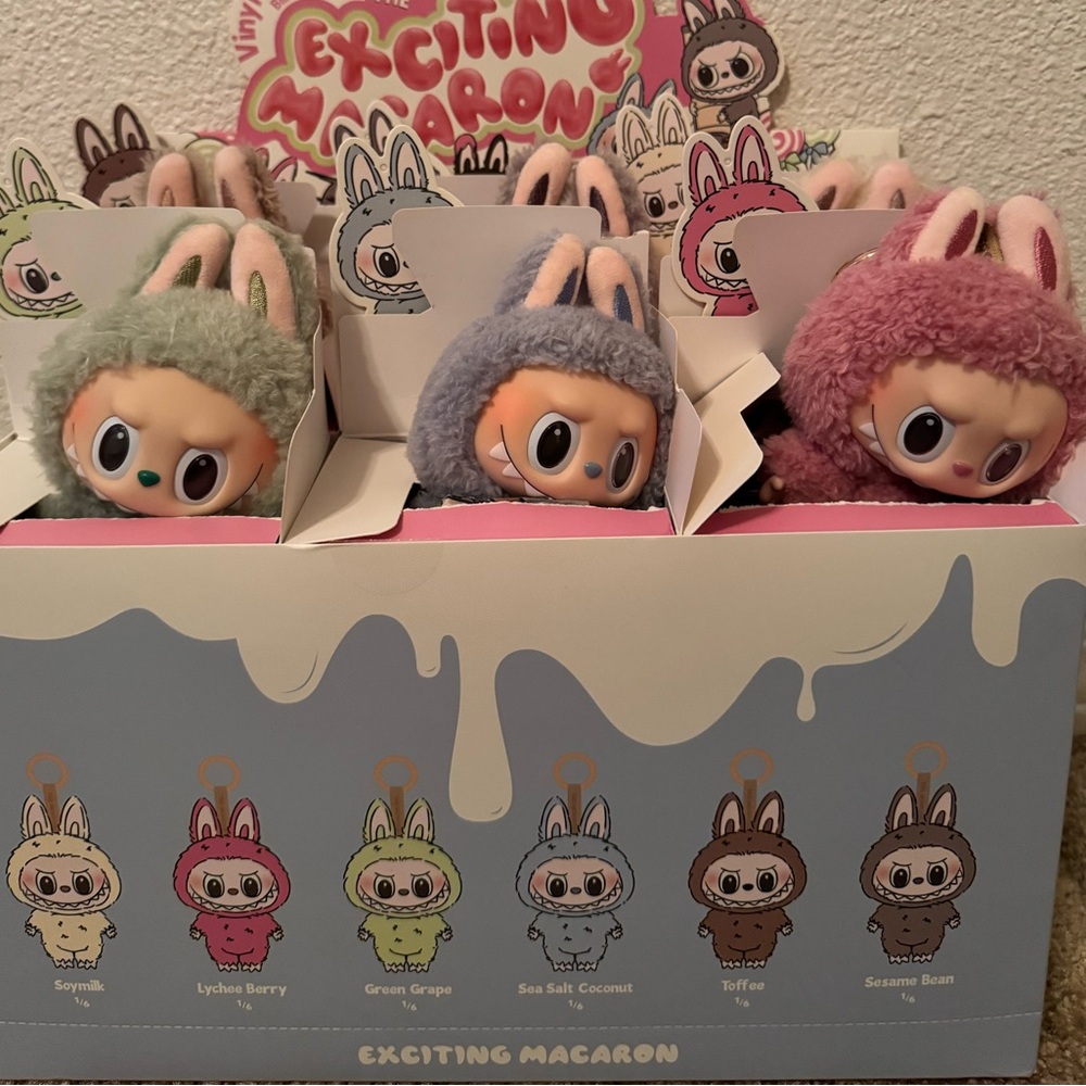 The Monsters Exciting Macaron